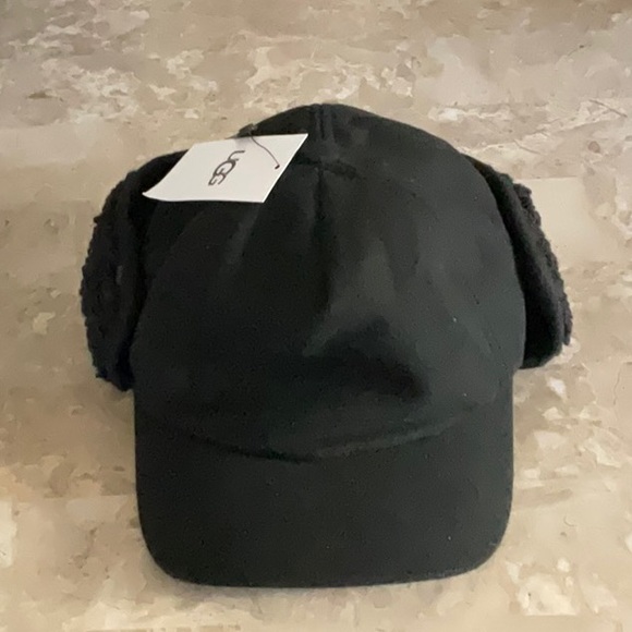UGG Black Winter Cap with Ear Flaps - Picture 1 of 4
